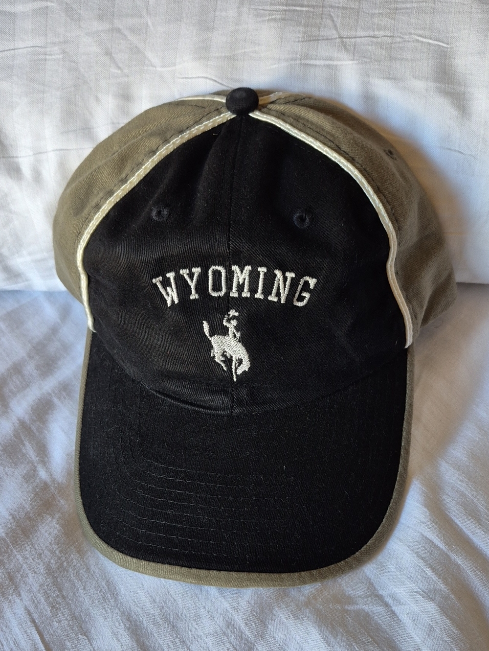 Wyoming Cowboys Snapback Hat